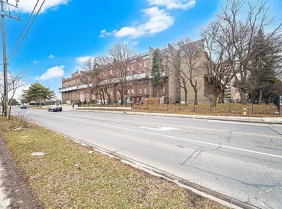 2nd image of 10 Eddystone Ave #255