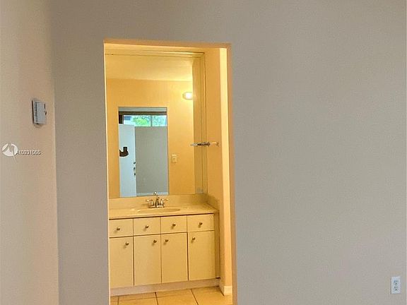 4th image of 15024 Royal Palm Ln #15024