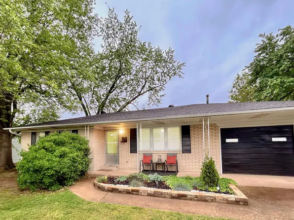 210 W 3rd St, Mountain Home, AR 72653