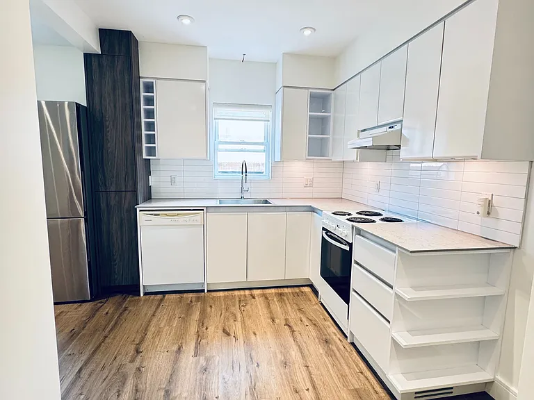 37 White Ave — Photo 20