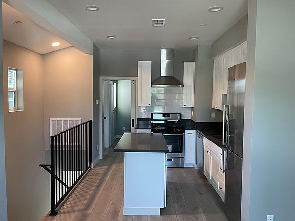 3rd image of 1021 E Wilshire Ave #A