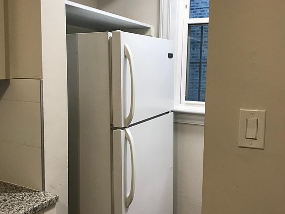 3rd image of 2309 W Iowa St #1