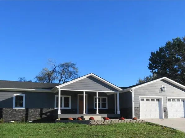 1124 E Peoria St, Paola, KS 66071