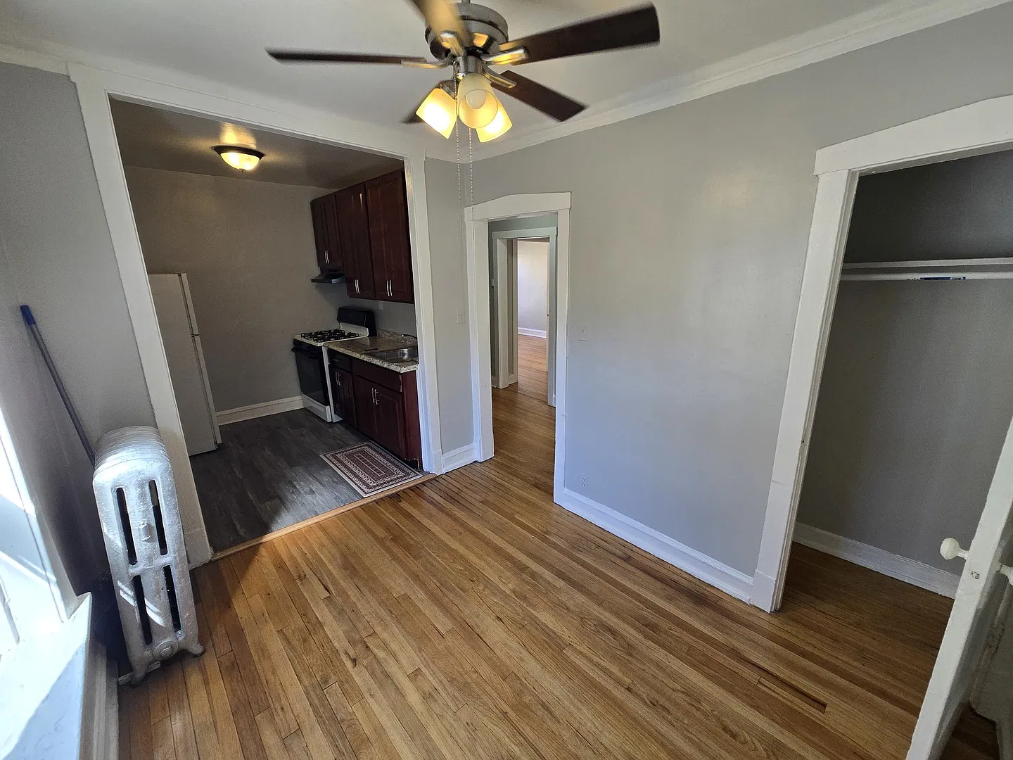 2 bed, 800 sqft, $1,600 — Photo 4