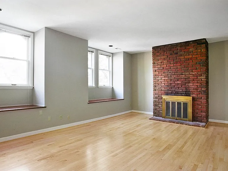 270 Shady Ave #31 — Photo 2