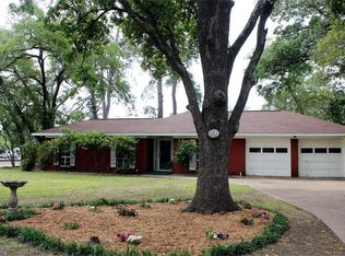 101 Wilkins Dr, Conroe, TX 77301