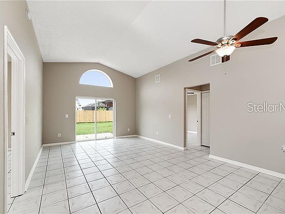 3rd image of 3076 Stillwater Dr