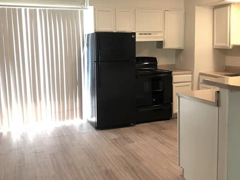 Beaumont Crossing Apts — Photo 9