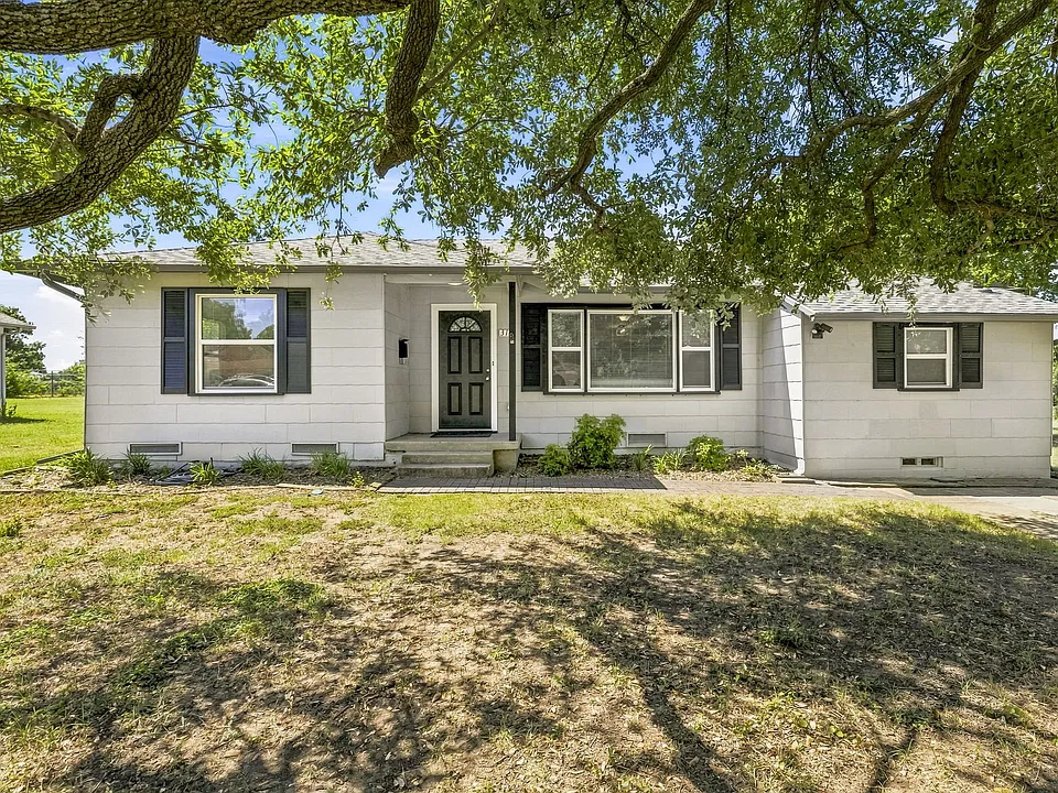 310 Hillcrest Ave