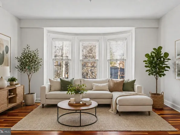 426 S 44th St APT 2, Philadelphia, PA 19104