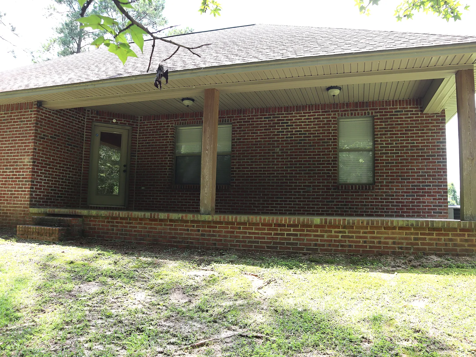 4 bed, 1800 sqft, $1,950 — Photo 2