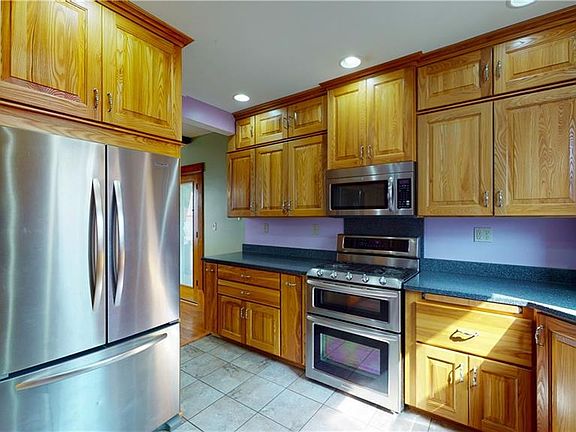 3rd image of 746 Rotch Ave NE
