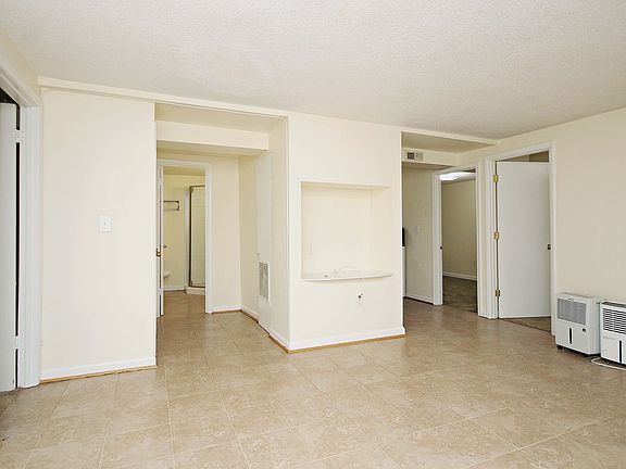2nd image of 113 Stratford Ct