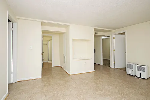 113 Stratford Ct #B Photo 1 113 Stratford Ct #B Photo 1