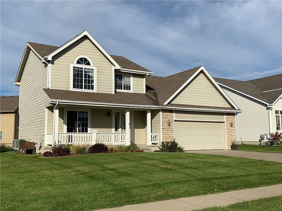 1st image of 310 NW Watercrest Dr