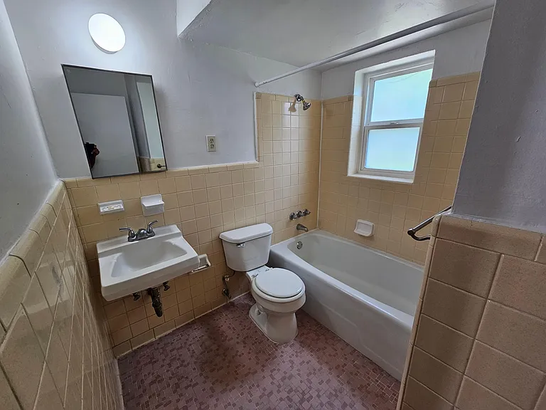 140 W Palmer Ave #4 — Photo 6