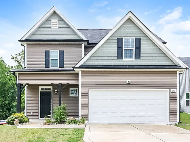253 Lanier Pl — Photo 1