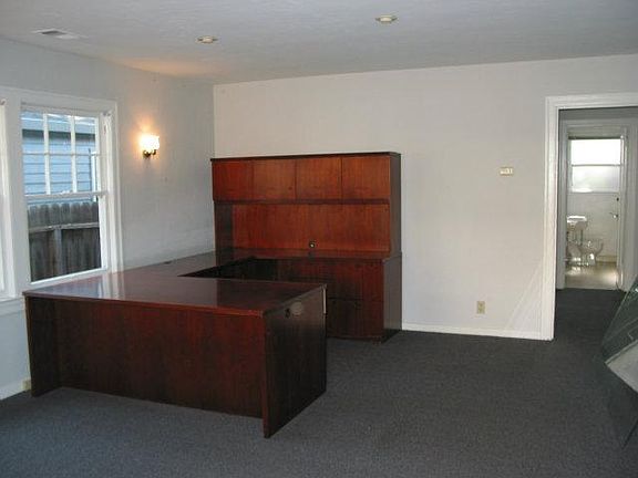 4th image of 697 Menlo Ave