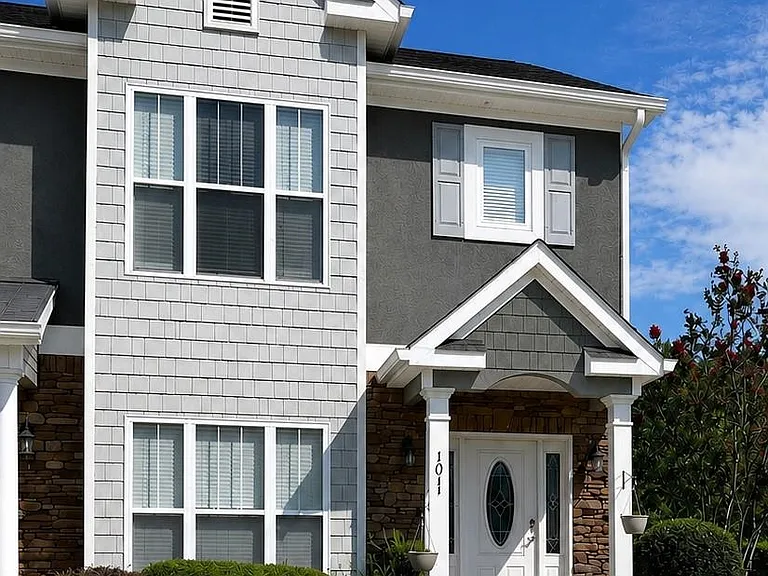 1011 Red Bud St — Photo 1