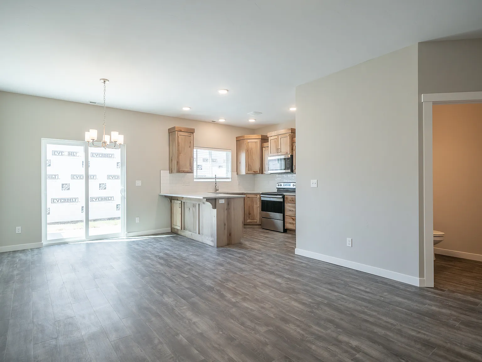 3 bed, 2.5 bath, 1437 sqft, $1,745 — Photo 3
