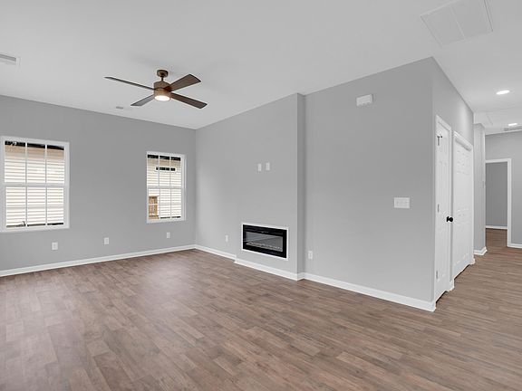 5th image of 1179 Lake Shire Dr