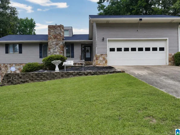 1295 Winter Pl, Anniston, AL 36207