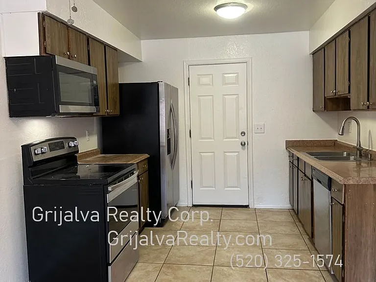 2833 Flanwill Maintenance — Photo 4