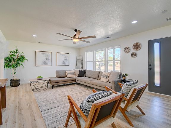 3rd image of 514 Villa Verde Dr SE