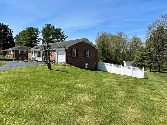 4th image of 116 Country Club Ln
