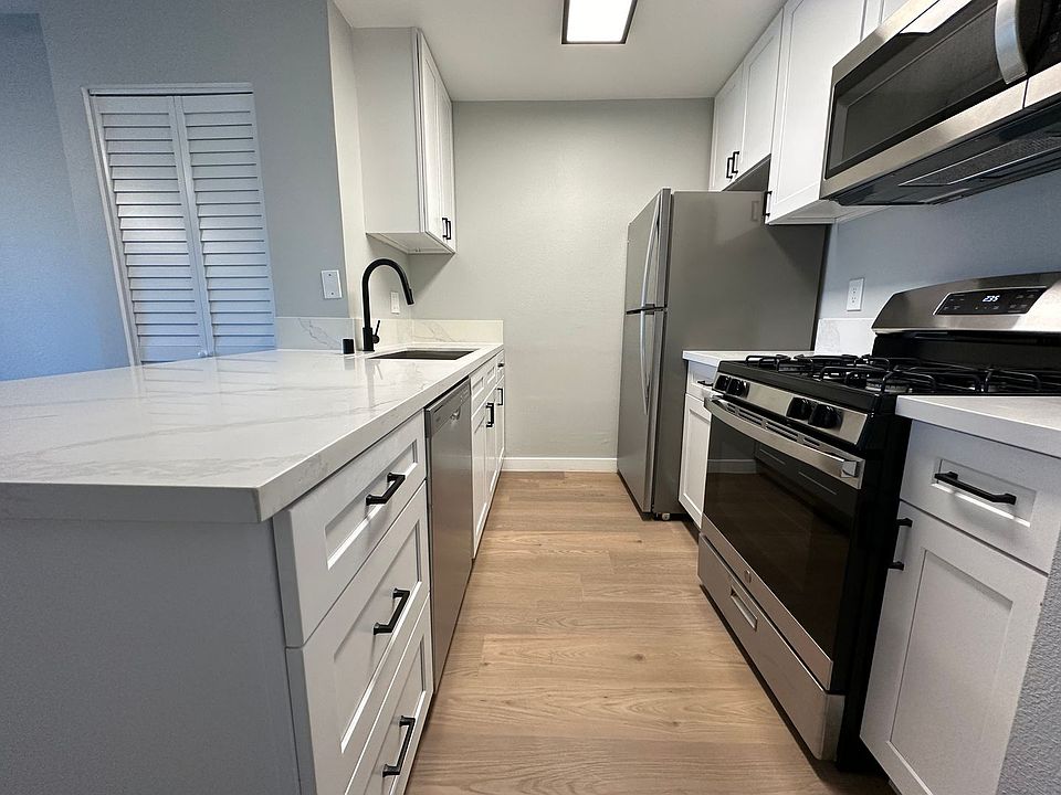 1st image of 1400 Venice Blvd APT 207