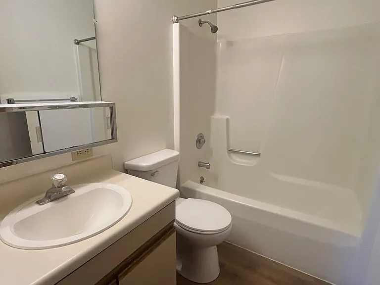 429 S Silverwood Ln #6 — Photo 8