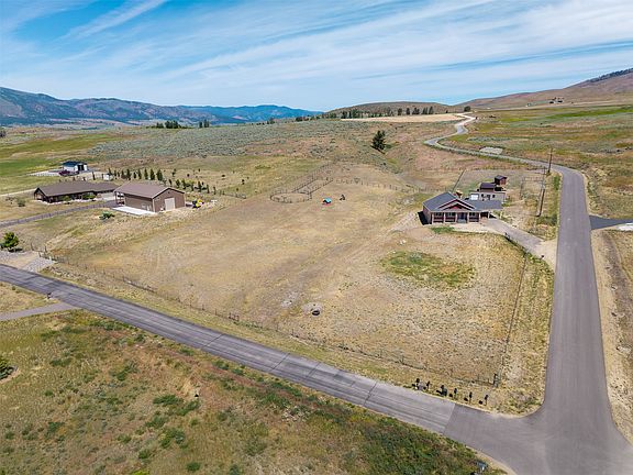 3rd image of 5671 Fairview Ln