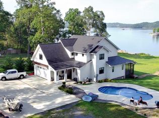 2227 Ted Moore Rd, Dandridge, TN 37725