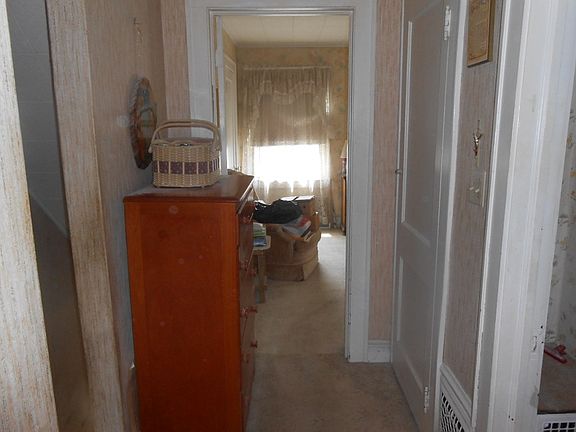 4th image of 447 Pine St