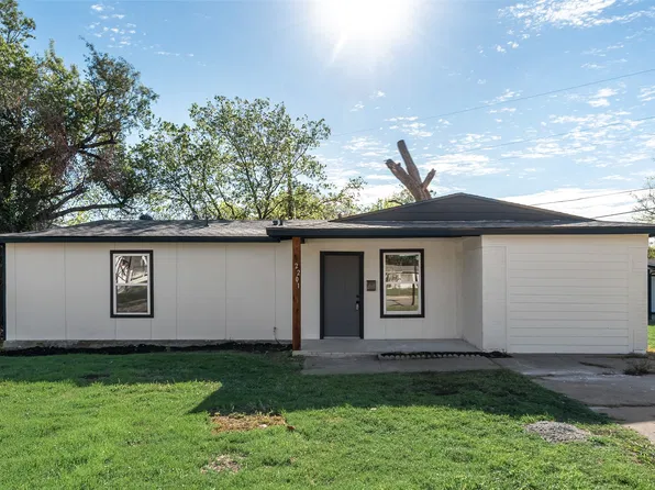 2201 Carruthers Dr, Fort Worth, TX 76112