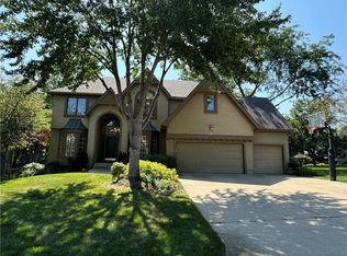 9510 Cailler Dr, Lenexa, KS 66220