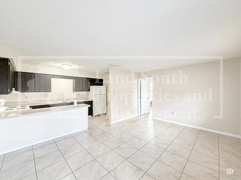 1 bed, 1.0 bath, 600 sqft, $1,050 — Photo 3