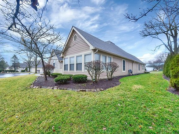 2nd image of 792 Stone Ridge Way