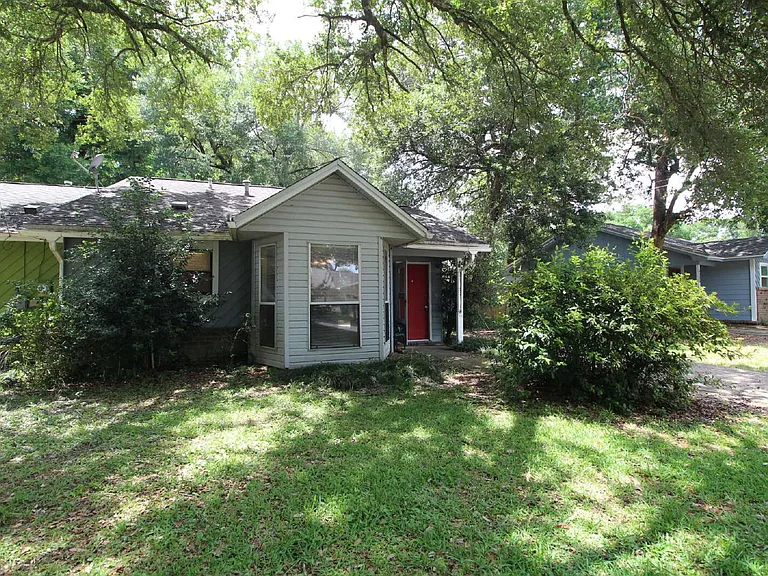 6201 Forest Pines Dr #D — Photo 2