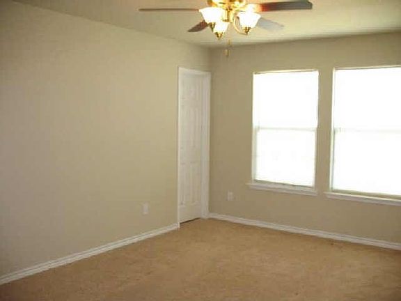 4th image of 4638 Creekview Ln