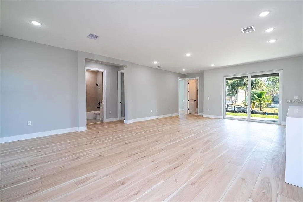 4 bed, 3.0 bath, 1795 sqft, $2,000 — Photo 4