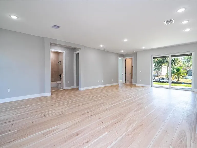 15 Ramblewood St — Photo 4