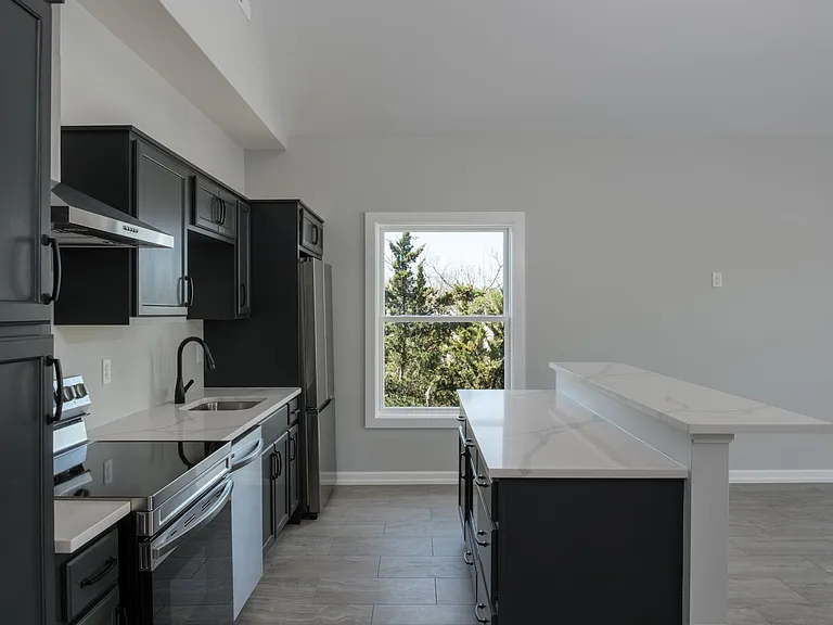 1737 Frankfort Ave #203 — Photo 2
