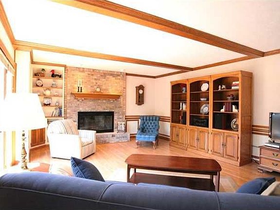 3rd image of 7052 Oakbay Dr