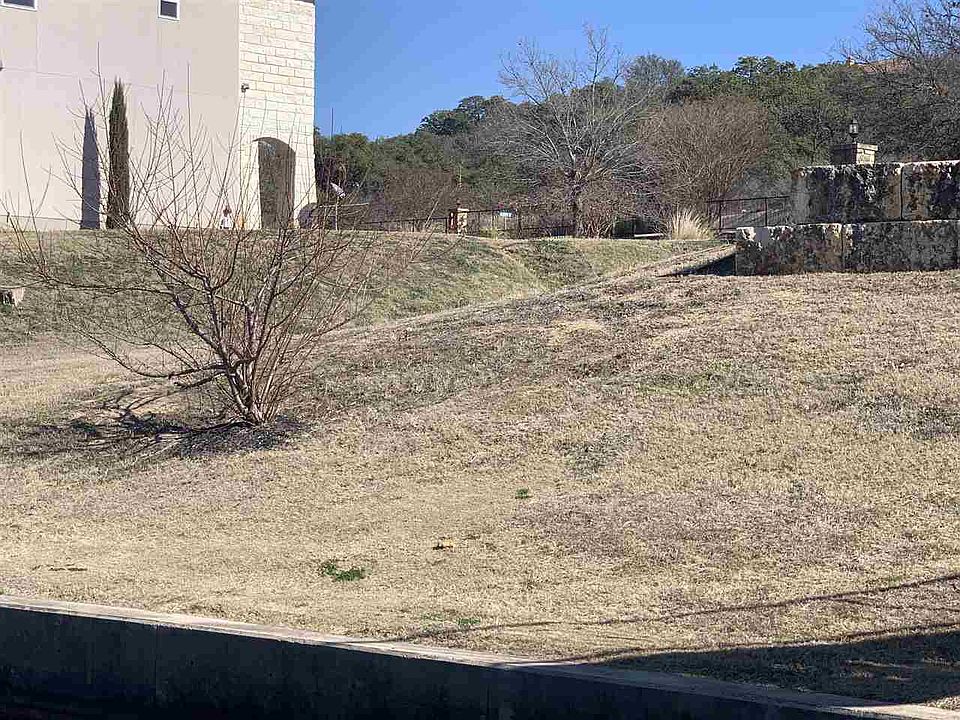 1st image of 632 W FM2147