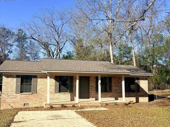 47 Fairview St, Evergreen, AL 36401