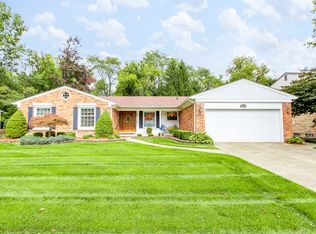 45194 Pinetree Dr, Plymouth, MI 48170