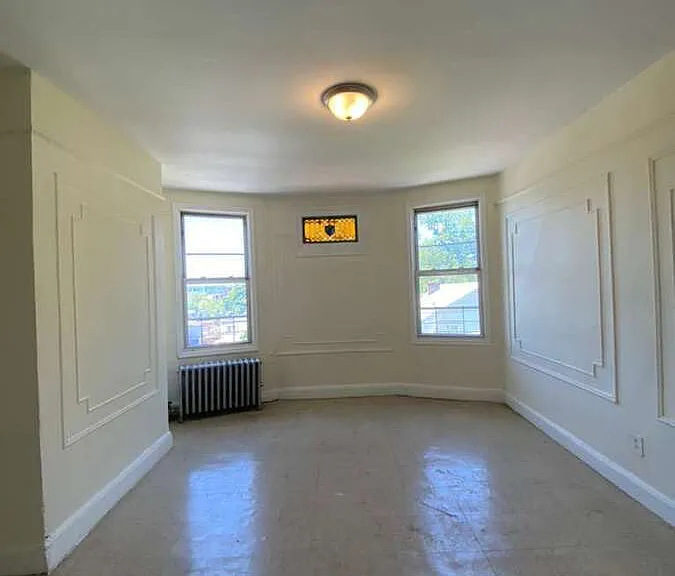 121 Yonkers Ave #4 — Photo 1