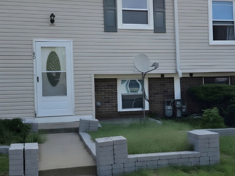Three story townhouse