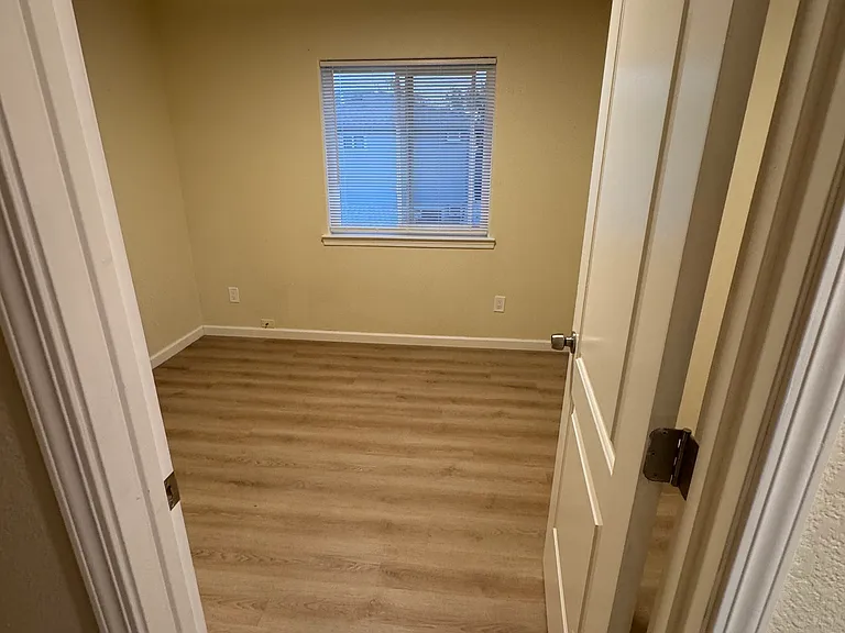 3520 Y St #2 — Photo 15